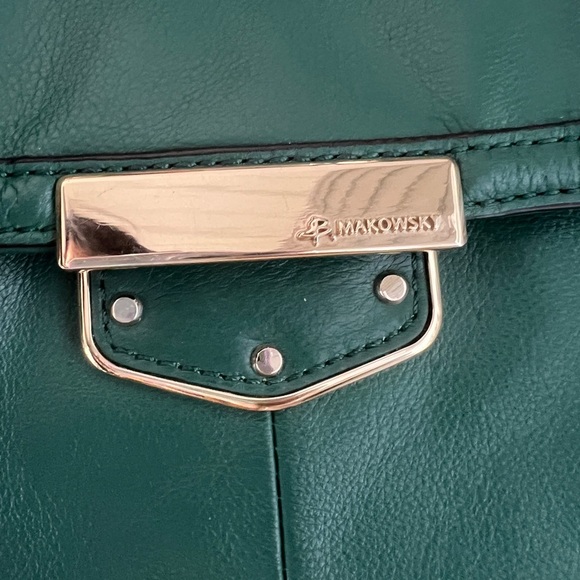 B. MAKOWSKY 100% LEATHER A226649 SHOULDER ZIP CLOSURE BAG / CROSSBODY GREEN - Picture 8 of 16